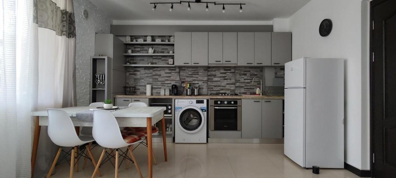 Lucas Appartement Năvodari Buitenkant foto